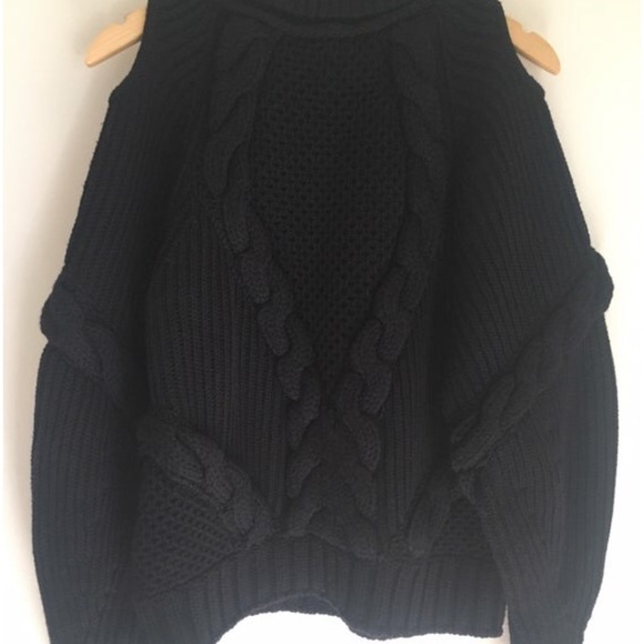 Alexander McQueen cold shoulder cable knit sweater - Picture 2 of 8